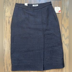 Moschino houndstooth navy and black pencil skirt. Size 4. Brand new with tags.